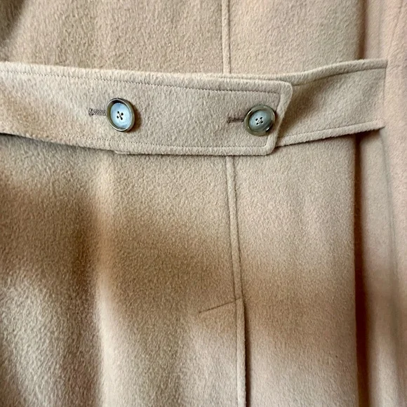 Brooks Brothers Men's Peak Lapel Coat, Men's size 40 S, Vintage, 100% Camel Hair - Picture 3 of 7